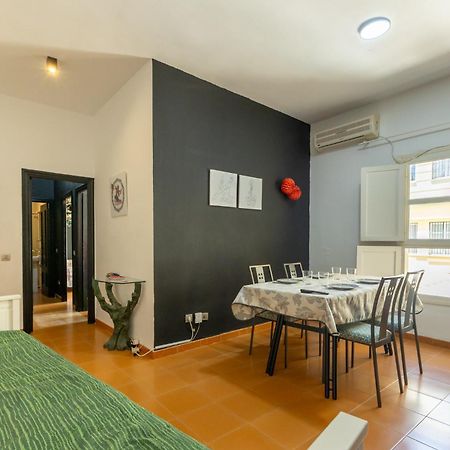 Conde Center Premium Suites, Free Parking Sewilla Zewnętrze zdjęcie