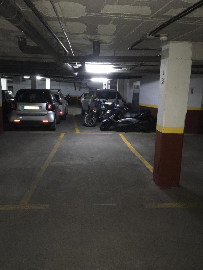 Conde Center Premium Suites, Free Parking Sewilla Zewnętrze zdjęcie