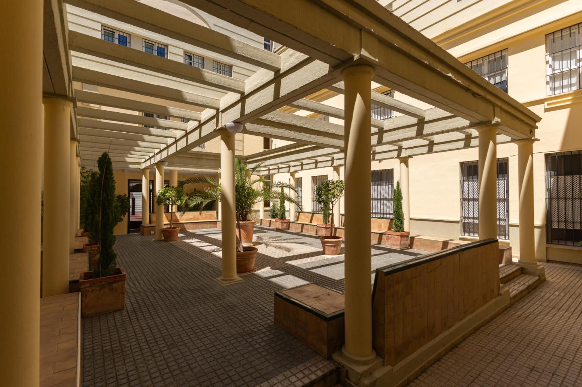 Conde Center Premium Suites, Free Parking Sewilla Zewnętrze zdjęcie